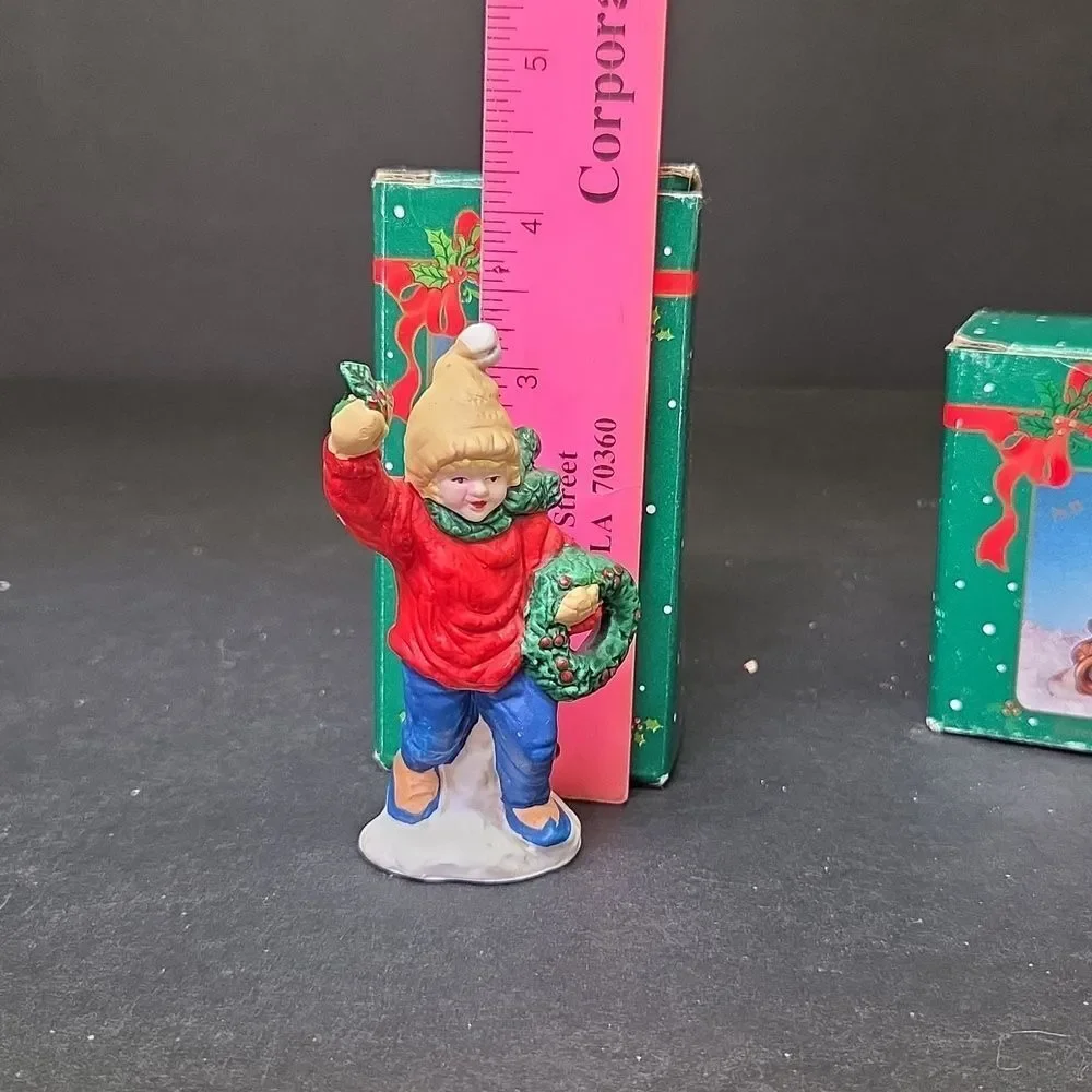 Festive‎ Kids Figurine Set Vintage Russ Christmas Figurines